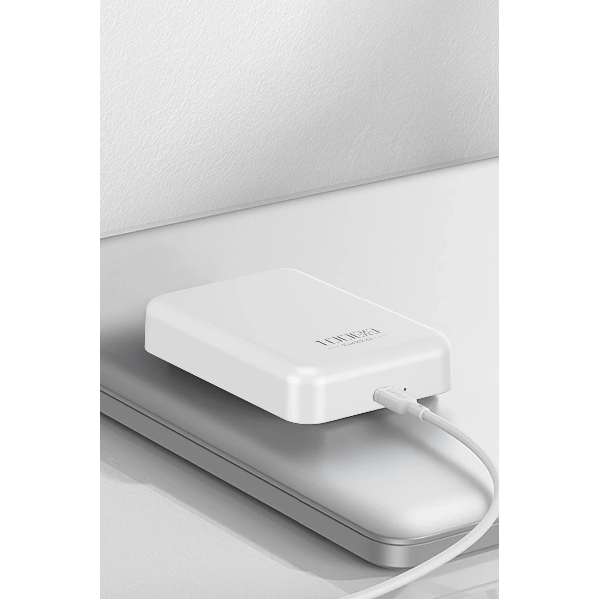 Earldom PD48 10.000 mAh 15W Kablosuz Şarj ve 20W Type-C Çıkışlı PD Hızlı Şarj Powerbank - Beyaz