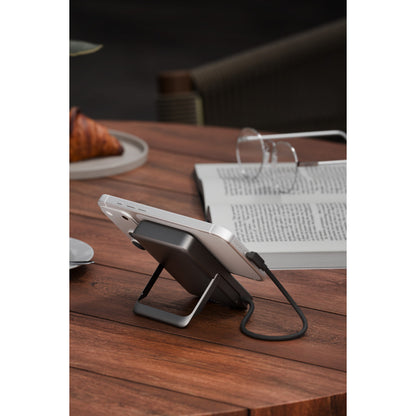 Energea Integra 20s Dijital Göstergeli 10.000 mAh 20W Type-C Dahili Kablolu Manyetik Kickstand Destekli Semi Solid State Powerbank