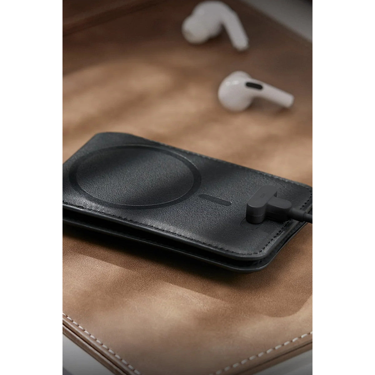ESR HaloLock Geo Apple Find My Destekli Stant Özellikli Magsafe Kartlık