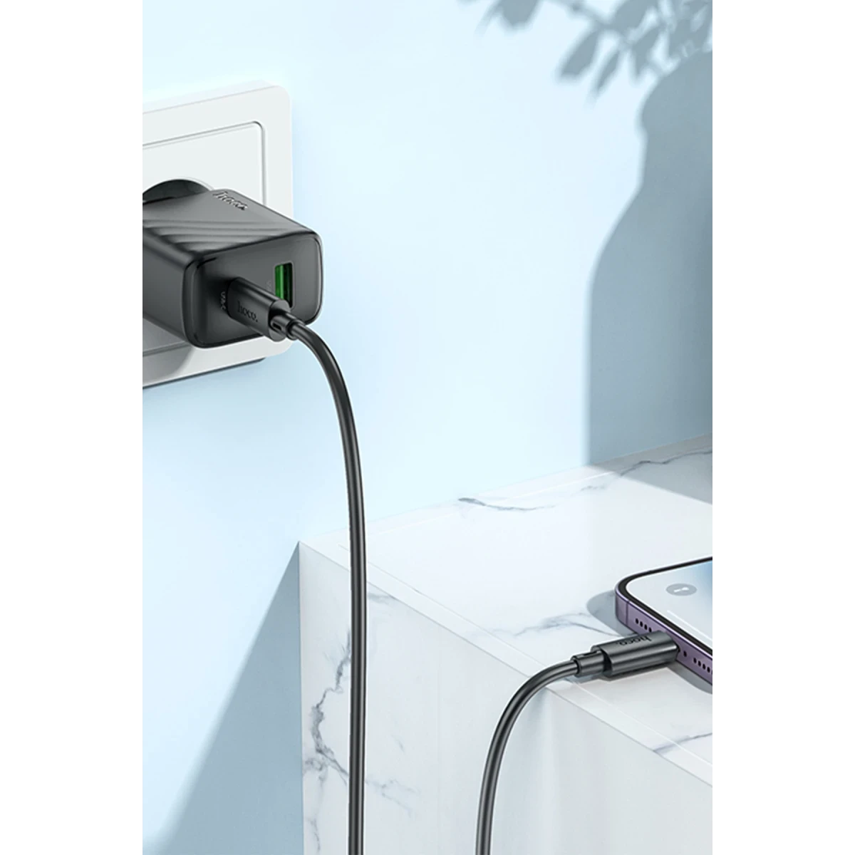 Hoco. CS23A Sunlight 30W 1 Adet Type-C ve 1 Adet USB 3.0 QC Çıkışlı PD Hızlı Şarj Aleti - Siyah