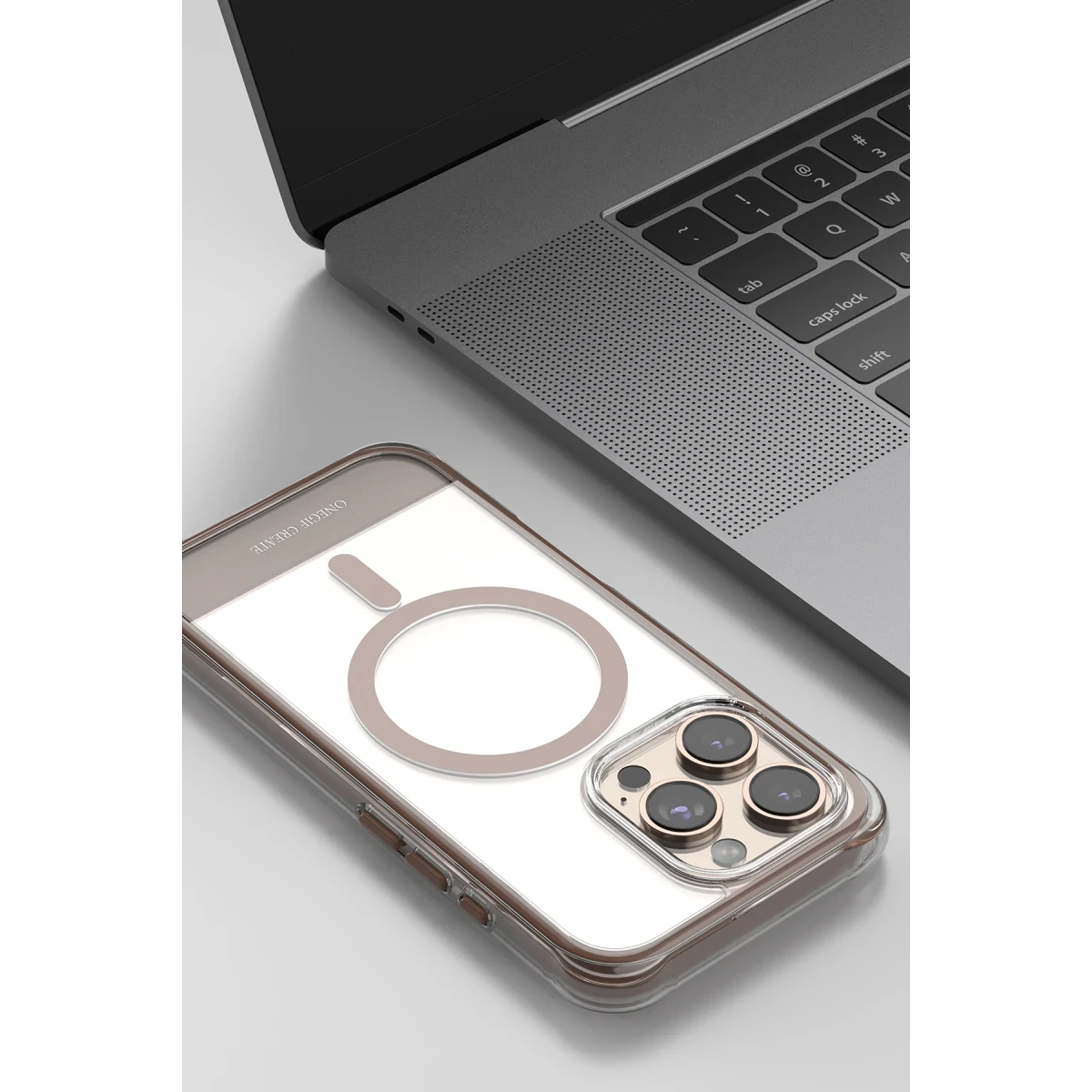 Onegif Apple iPhone 15 Hulk Magsafe Kapak - Beyaz