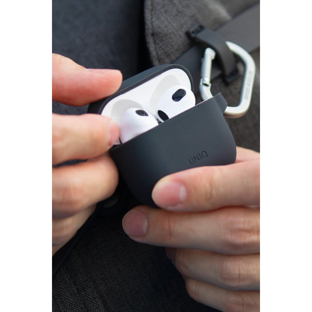 Uniq Apple Airpods 3 (3.nesil) Vencer Silikon Kılıf