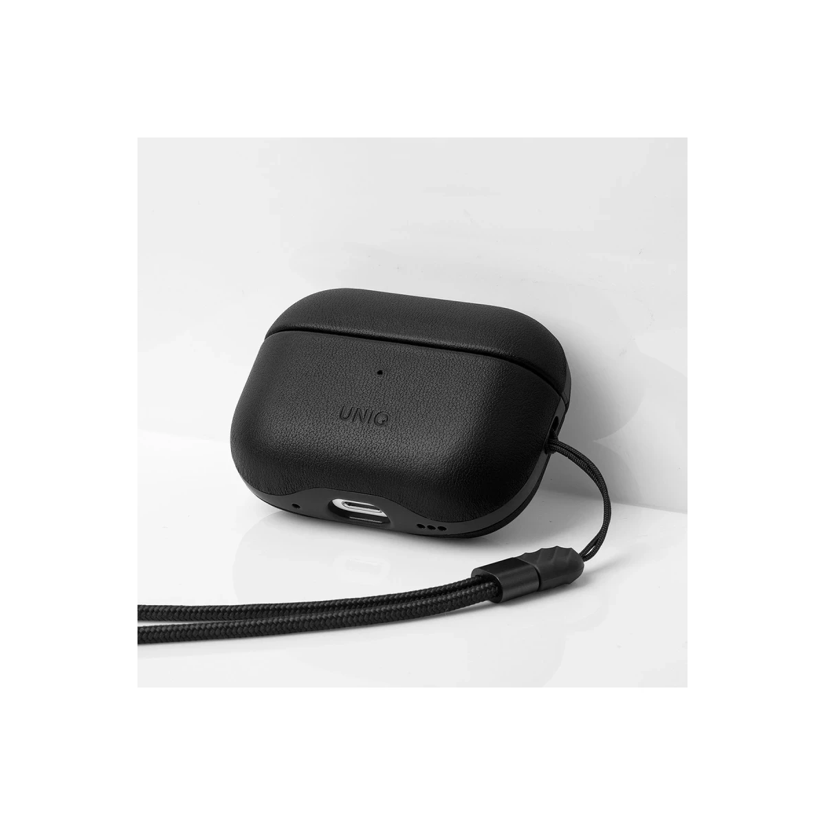 Uniq Apple Airpods Pro 2 (2.nesil) Terra Genuine Deri Kılıf - Siyah