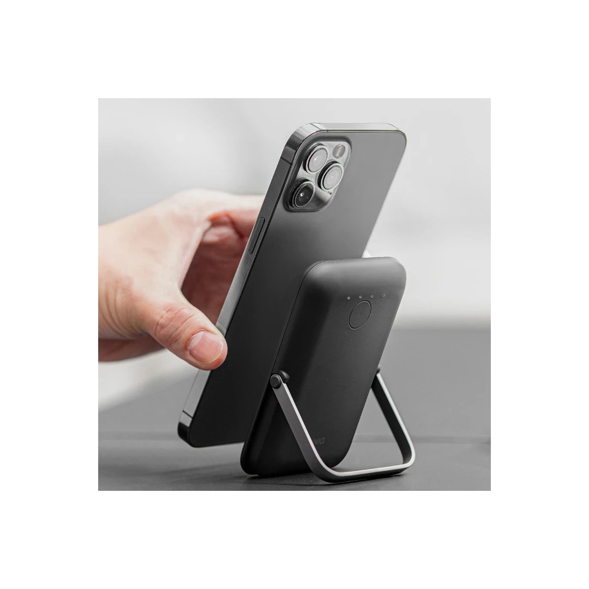 Uniq Hoveo 5.000mAh Manyetik PD Kablosuz Type-C Standlı Powerbank - Gri