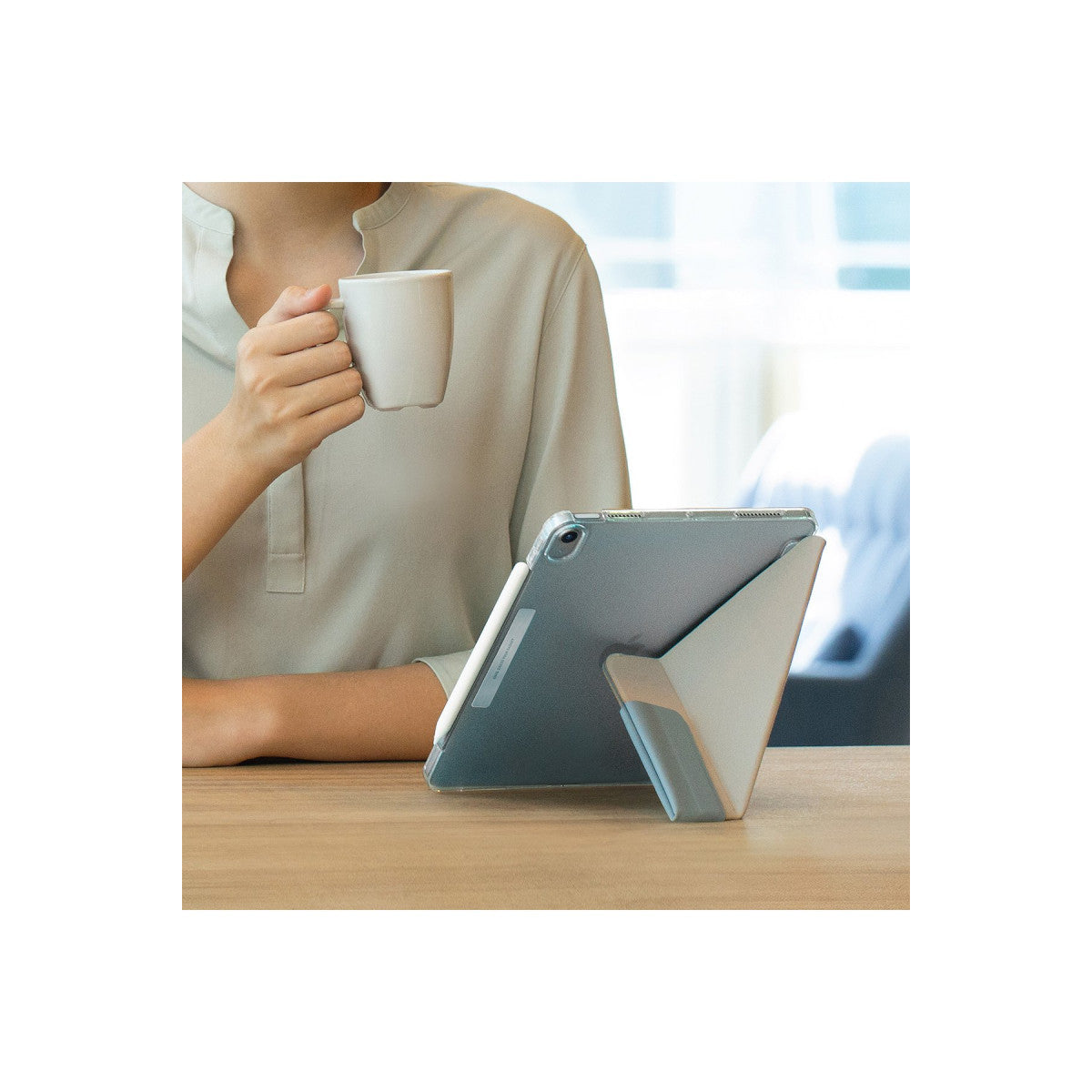 Uniq Apple iPad 2025 10.9 10.Nesil (A16) Camden Katlanabilir Tablet Kapak