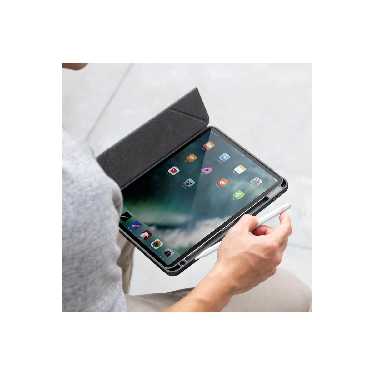 Uniq Apple iPad Air 11 (2024) Moven Standlı Tablet Kapak - Gri