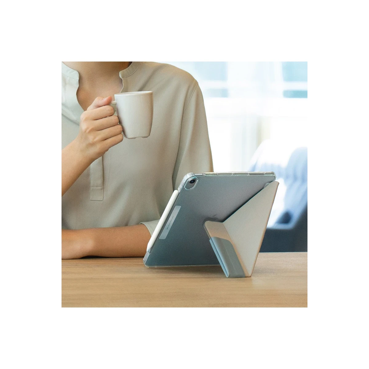 Uniq Apple iPad Air 4 10.9 Camden Katlanabilir Tablet Kapak - Mor