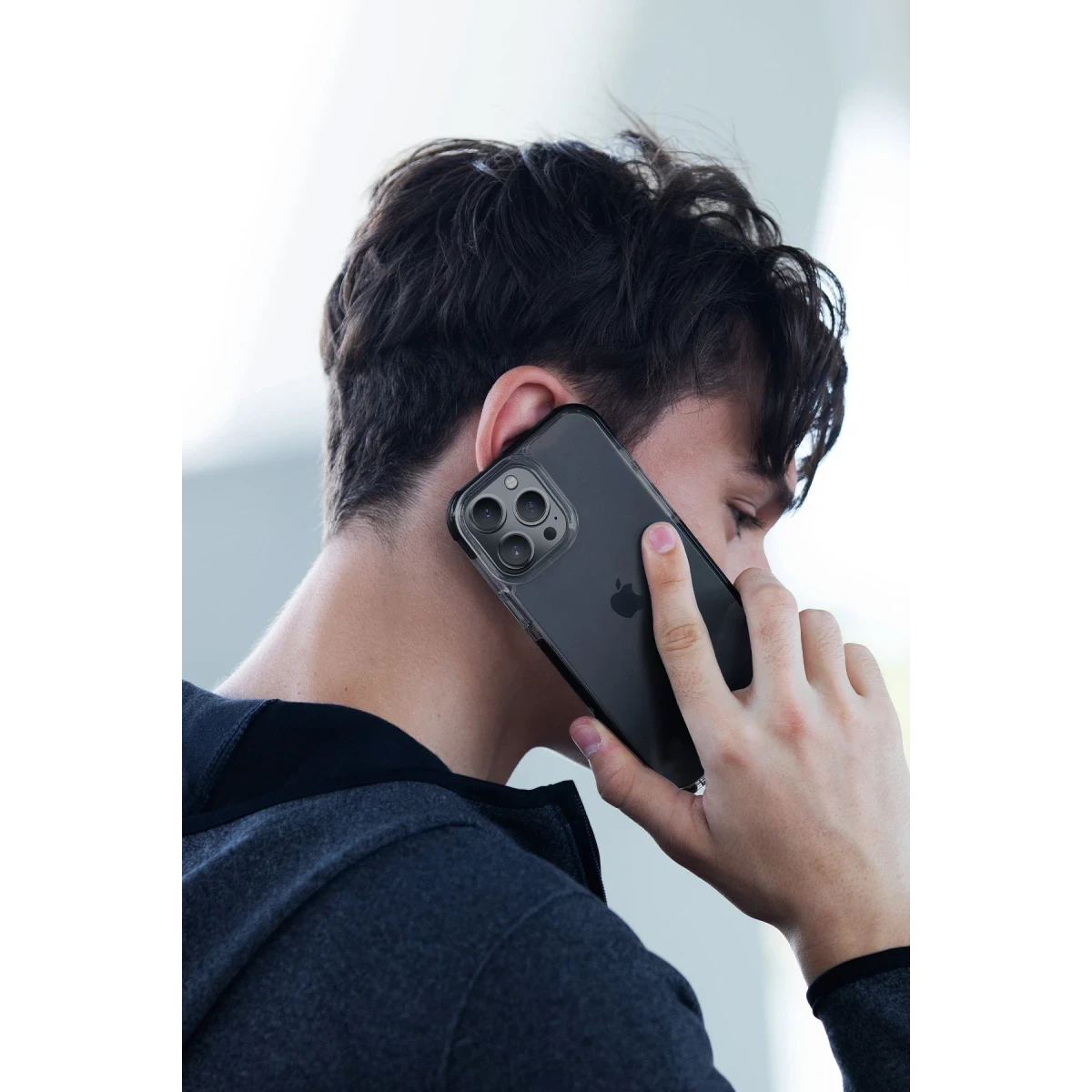 Uniq Apple iPhone 15 Pro Max Combat Kapak - Beyaz