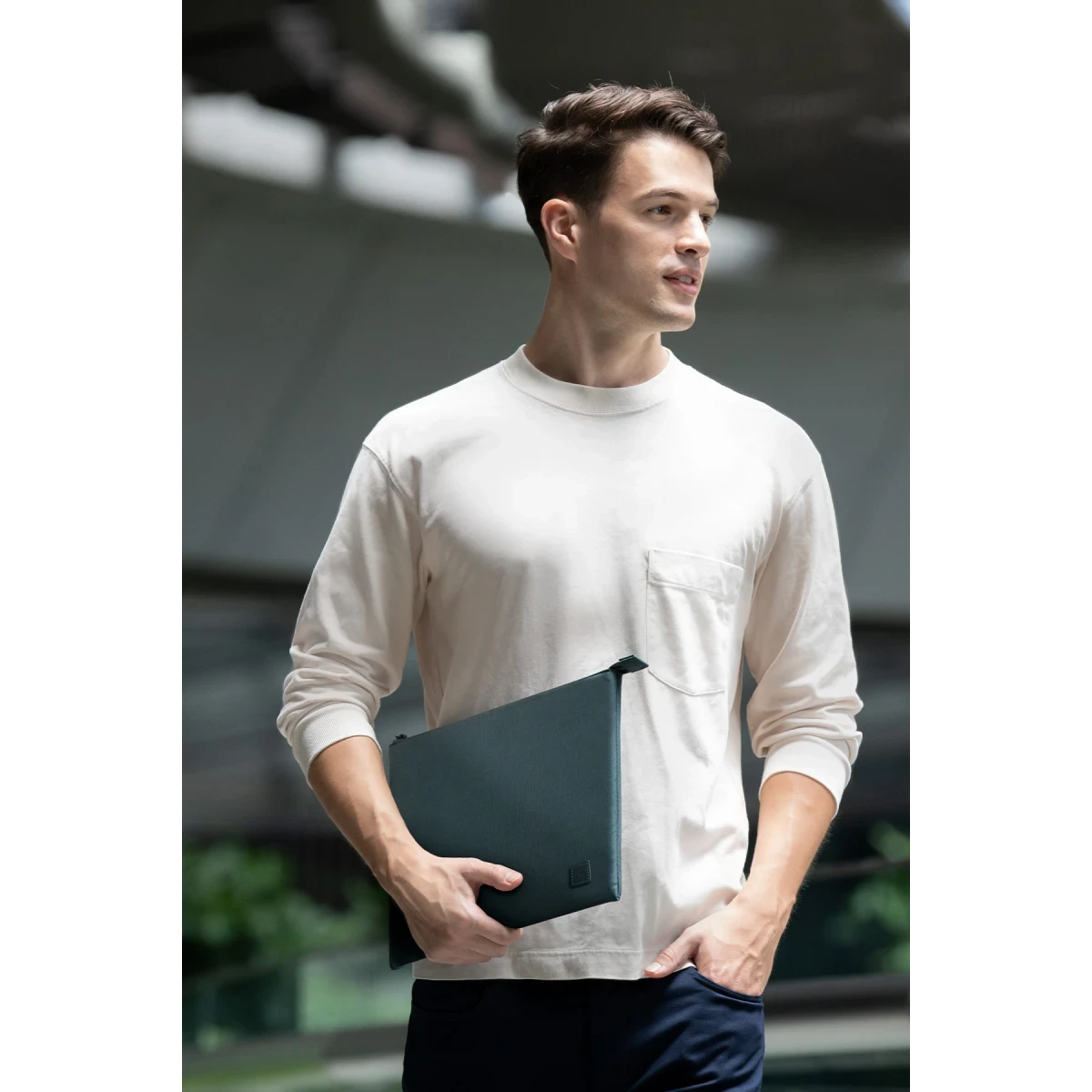 Uniq Lyon Su Geçirmez Rpet Kumaş 16inç Laptop Çanta - Siyah