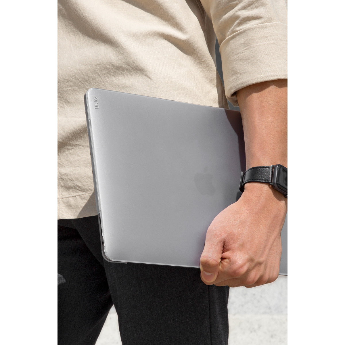Uniq Apple Macbook Air 13 (2022) Vero Macbook Kapak