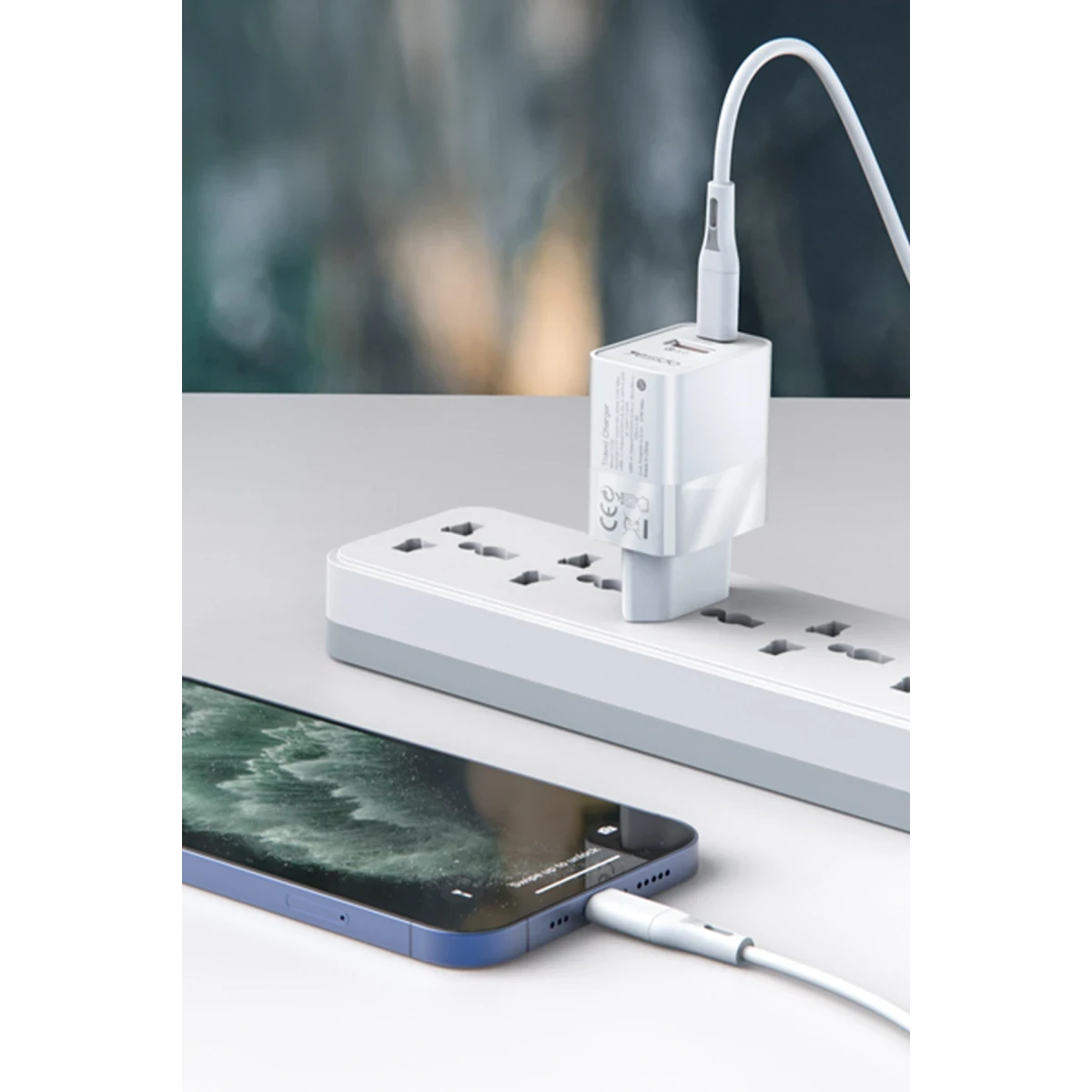 Yesido YC32 20W Type-C Çıkışlı PD Hızlı Şarj Cihazı - Beyaz