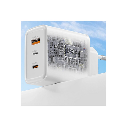 Yesido YC70 1 Adet 65W Type-C / 1 Adet 30W USB ve 1 Adet 45W Lightning Çıkışlı Ekstra 2M Type-C to Ligtning Kablolu GAN Hızlı Şarj Cihazı - Beyaz