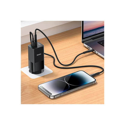 Yesido YC73 1 Adet 65W Type-C / 1 Adet 18W USB Çıkışlı Ekstra 1M Type-C to Type-C Kablolu GAN Hızlı Şarj Cihazı - Siyah