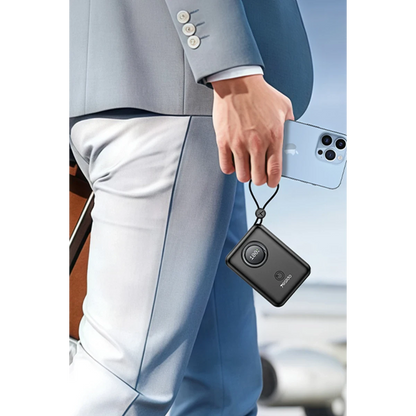 Yesido YP64 10.000 mAh Dijital Göstergeli Dahili Type-C ve Lightning Kablolu PD Mini Powerbank - Siyah