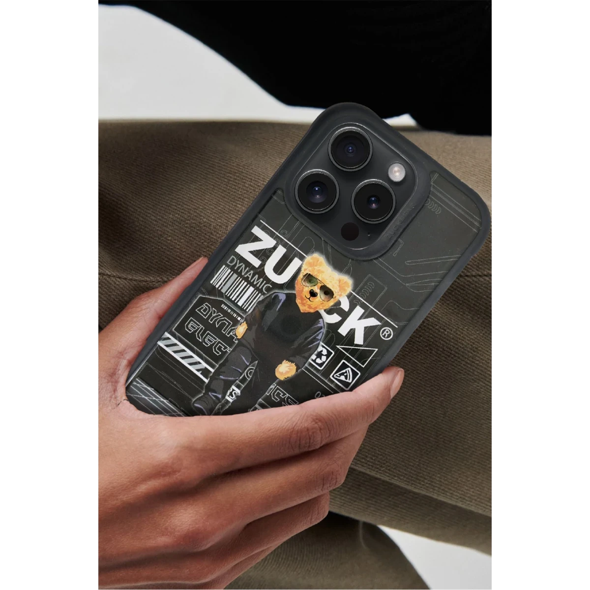ZuckBear Apple iPhone 15 Pro Max Colby Light Kapak - Charm