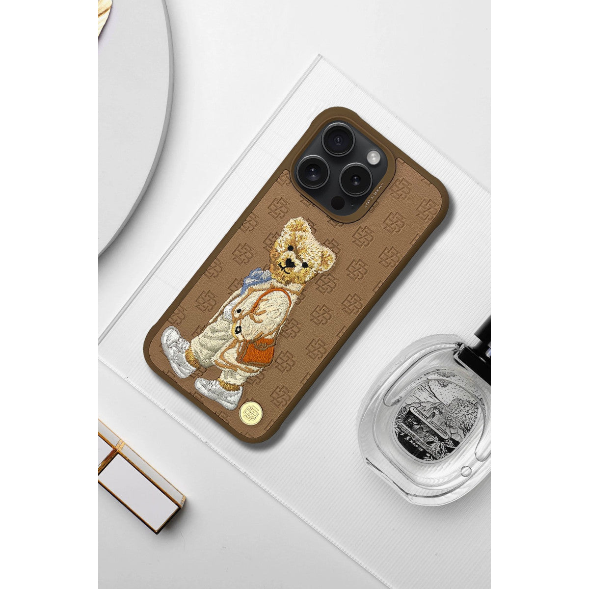 ZuckBear Apple iPhone 15 Pro Max Paris Gentleman Kapak